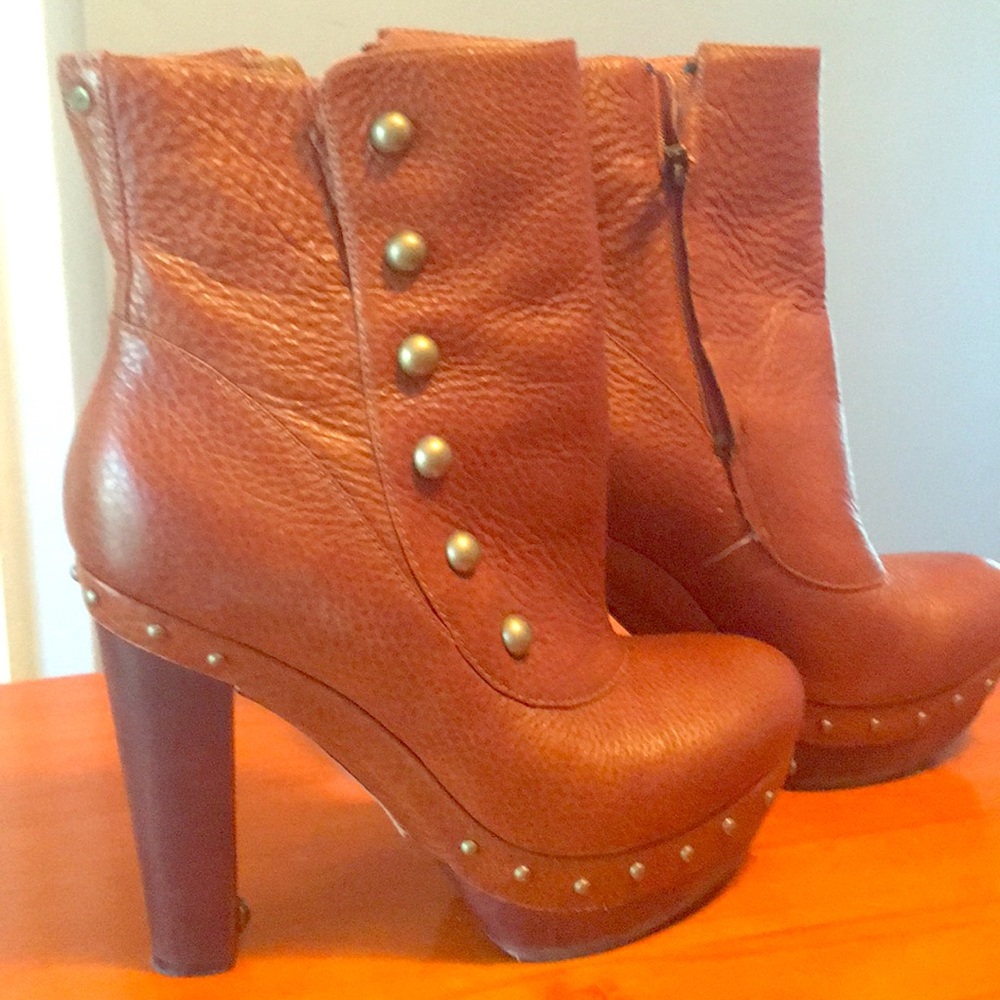 Ugg boots. Size 8
